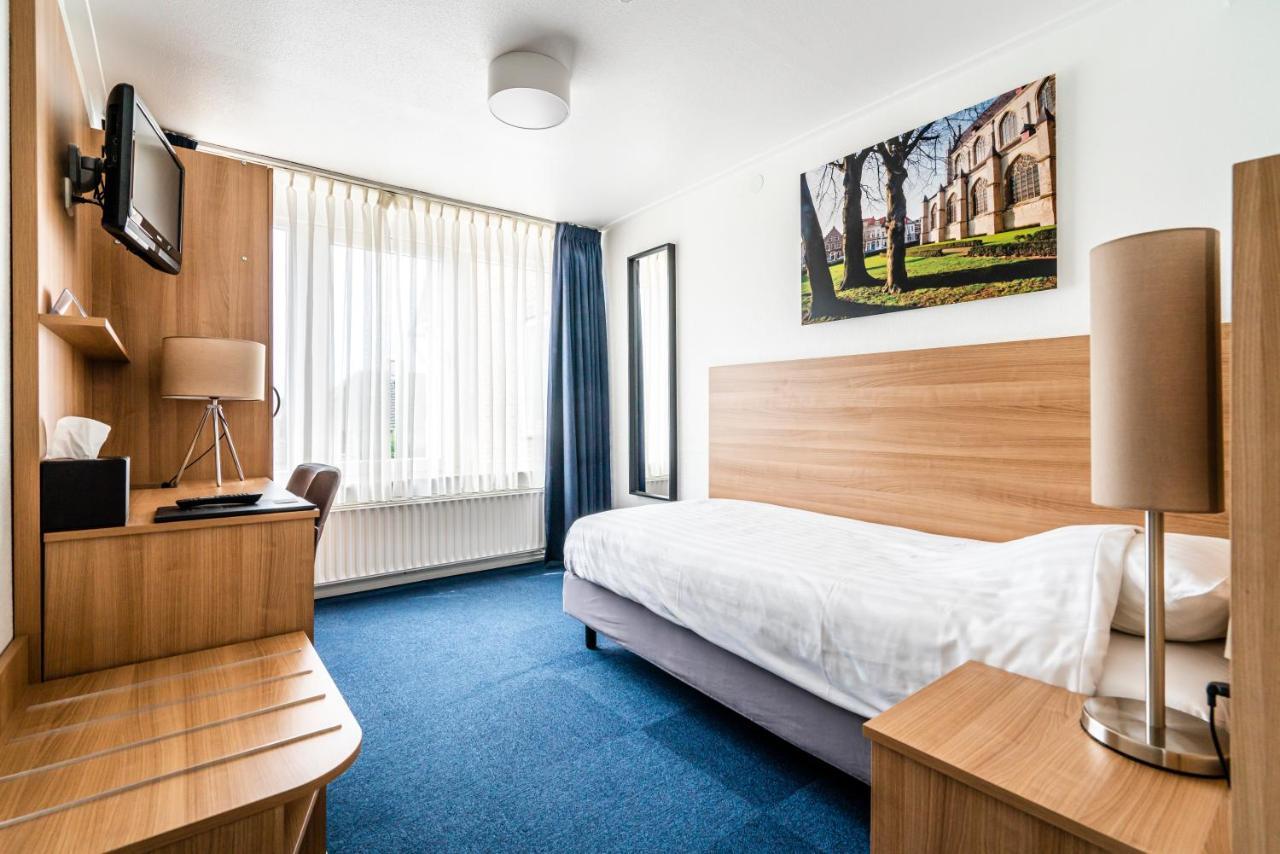 Hotel Хулст Екстериор снимка