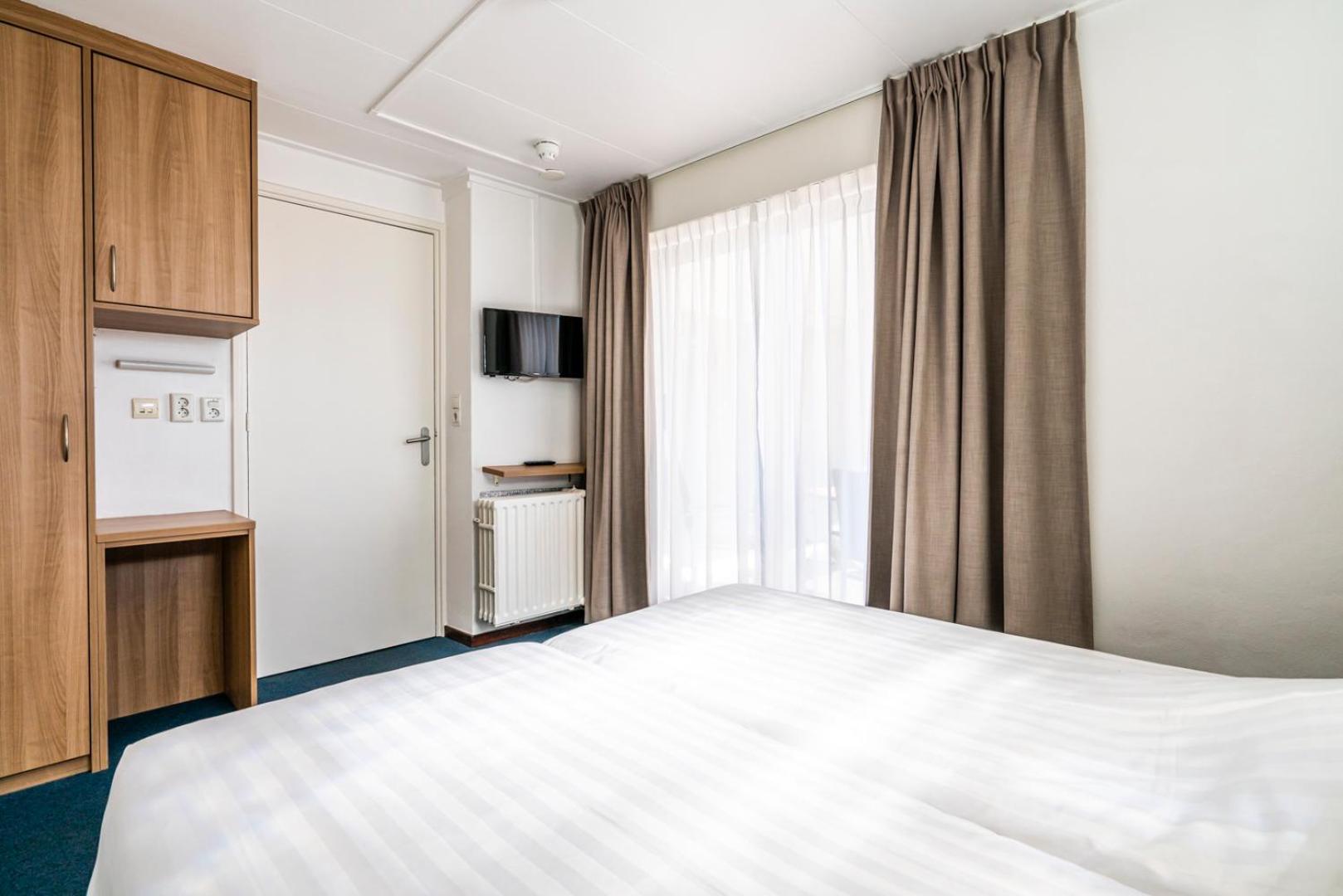 Hotel Хулст Екстериор снимка